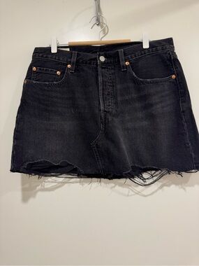 Levi's Black Distressed Frayed Hem Denim Mini Skirt